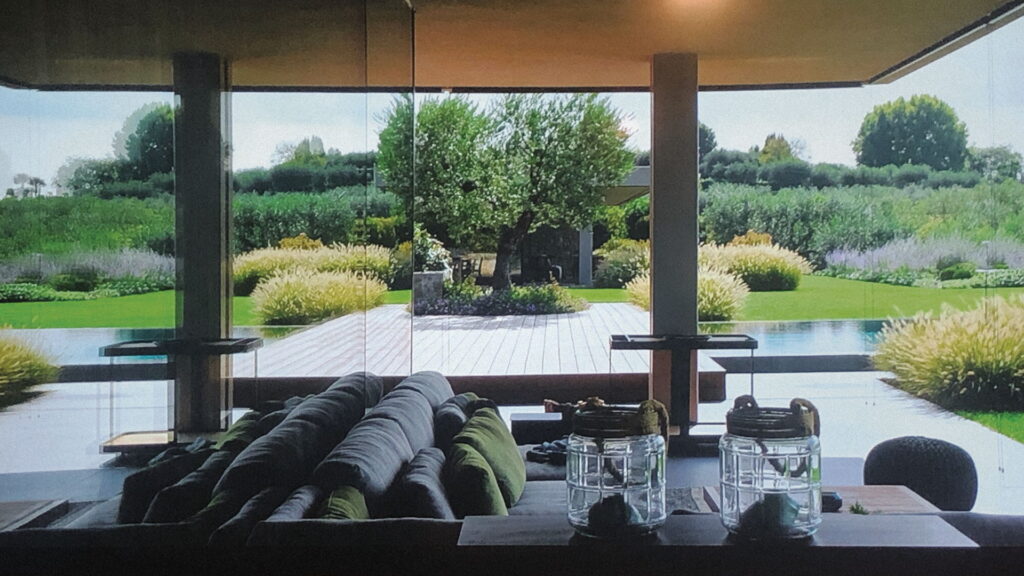 immagine di portico con giardino realizzato da Vivai San Benedetto Group