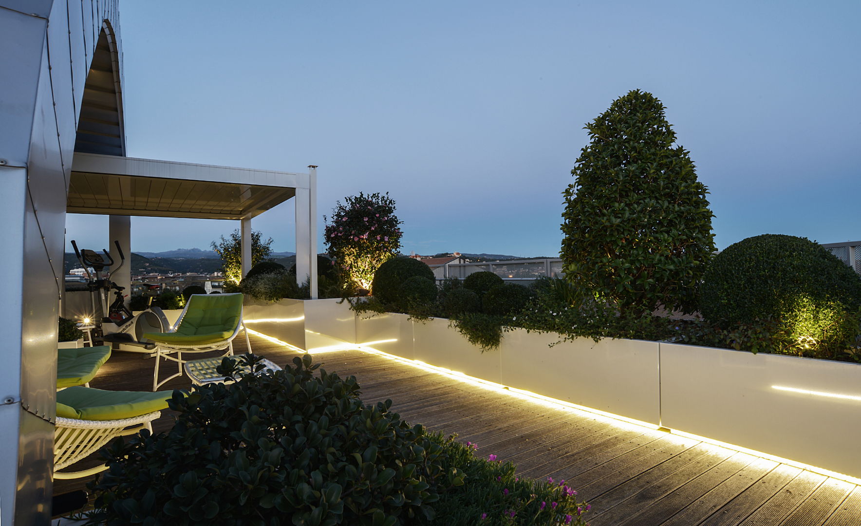 realizzazione di progetto di terrazza affacciata sulle Torricelle
