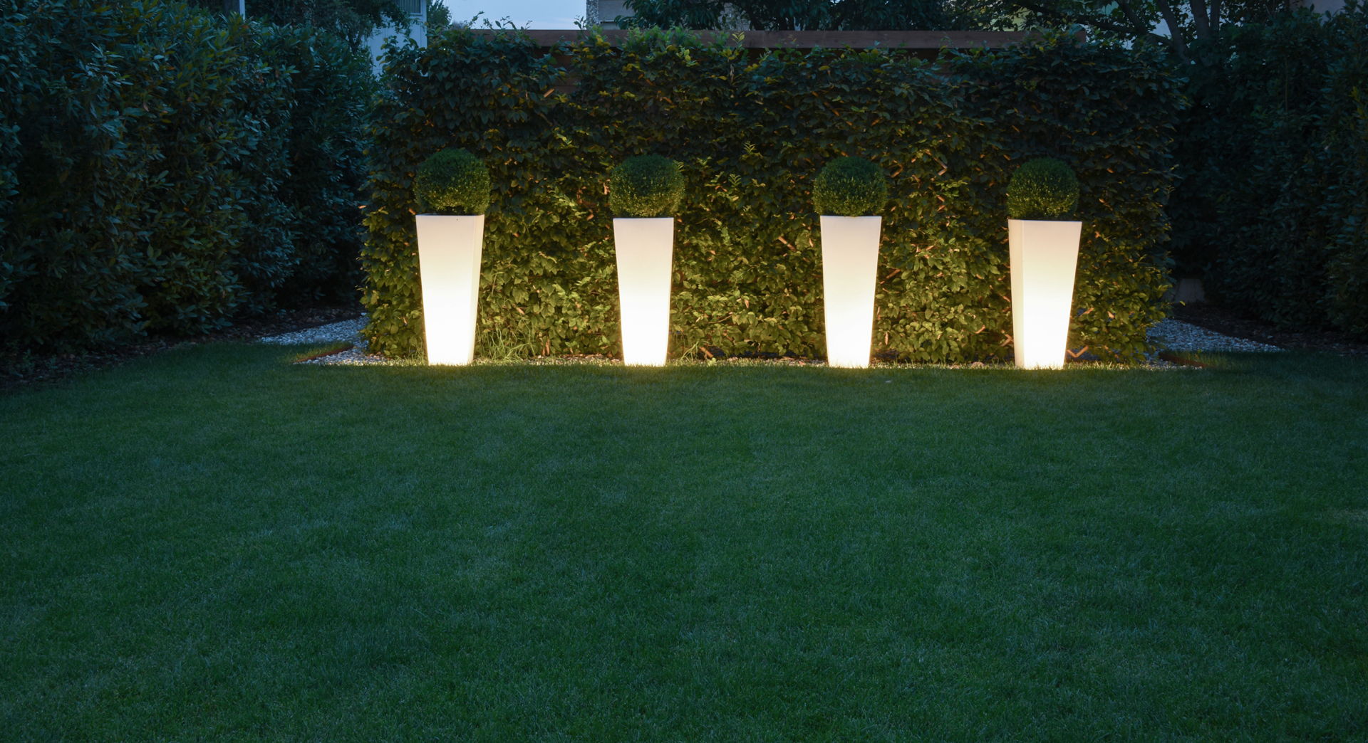 Realizzazione giardino contemporaneo a Peschiera del Garda VR - San Benedetto Group